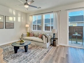 2850 N Bonnie Brae St in Denton, TX - Building Photo - Building Photo