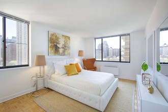 West Side Marquis in New York, NY - Building Photo - Building Photo