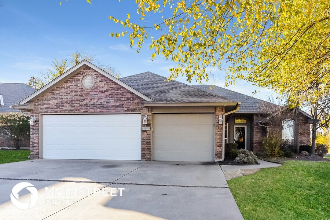 2100 NE 4th St in Moore, OK - Building Photo