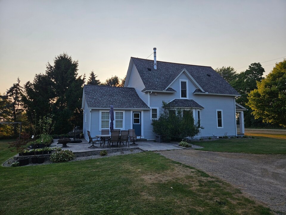 12904 Blair St in Holland, MI - Building Photo
