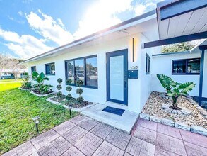 3049 NW 6th Ave in Wilton Manors, FL - Building Photo - Building Photo
