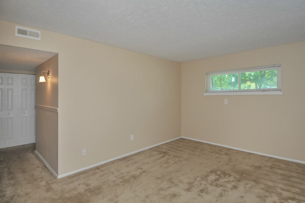 Iroquois Green Apartments in Louisville, KY