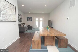 1221 Hope St in Philadelphia, PA - Building Photo - Building Photo