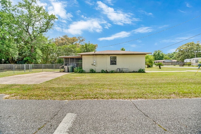 5824 Nashville Ave in Pensacola, FL - Building Photo - Building Photo