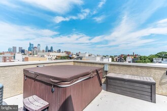 2403 Manton St in Philadelphia, PA - Building Photo - Building Photo