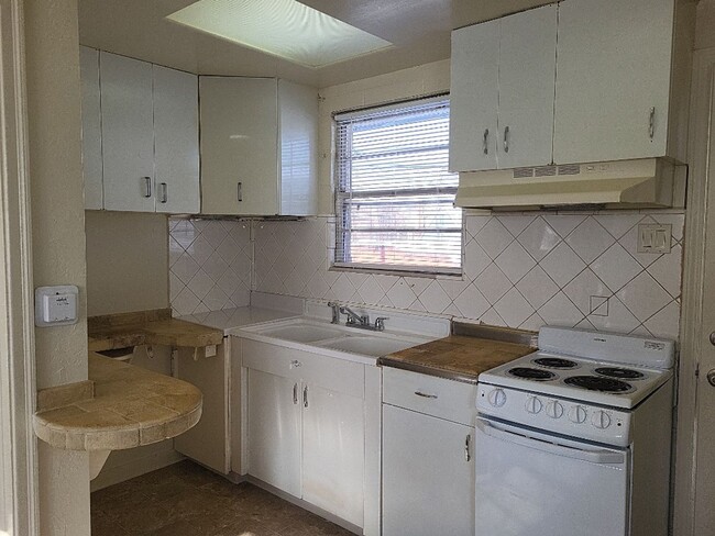 property at 915 Willow St