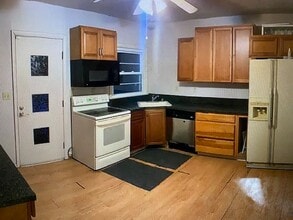 15245 W North Ave in Brookfield, WI - Building Photo - Building Photo