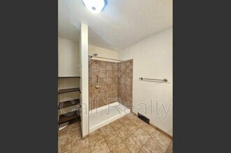 1017 E Sharp Ave in Spokane, WA - Building Photo - Building Photo