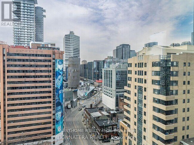 252-3252 Church St in Toronto, ON - Building Photo - Building Photo