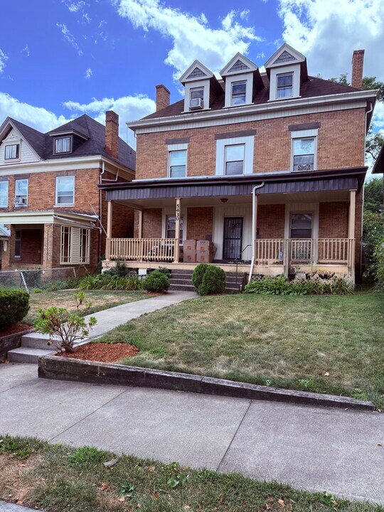 5430 Baywood St, Unit 1st Floor in Pittsburgh, PA - Foto de edificio