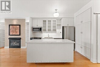 20 Scrivener Square in Toronto, ON - Building Photo - Building Photo