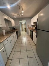 1011 Barley Dr in Hinesville, GA - Foto de edificio - Building Photo