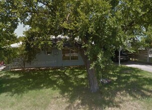 403 N Fairview St in Keene, TX - Building Photo - Building Photo