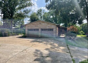 200 E Glendora Dr in Bloomington, IN - Building Photo - Building Photo
