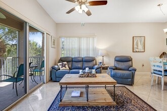 4530 Botanical Pl Cir in Naples, FL - Foto de edificio - Building Photo