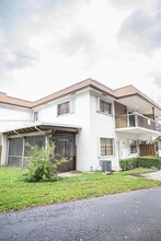 6896 NW 169th St in Hialeah, FL - Building Photo - Building Photo