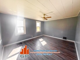 69 Pumping Station Dr in Sutton, VT - Building Photo