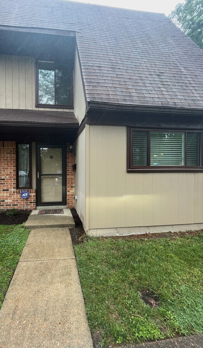1035 Willow Green Dr in Newport News, VA - Building Photo - Building Photo