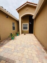 5588 SW Bellflower Ct in Palm City, FL - Building Photo - Building Photo