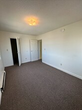 1516 1st St E, Unit 302 in Thief River Falls, MN - Building Photo - Building Photo