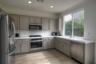 543 Fireside Ln in Goleta, CA - Building Photo - Building Photo