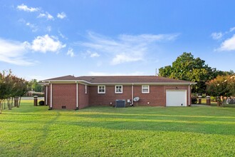 604 E Patetown Rd in Goldsboro, NC - Building Photo - Building Photo