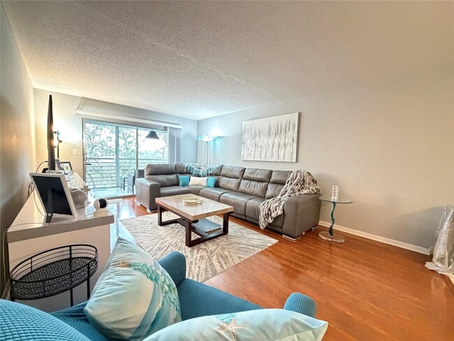 2304 Lucaya Ln, Unit L4 in Coconut Creek, FL - Foto de edificio - Building Photo