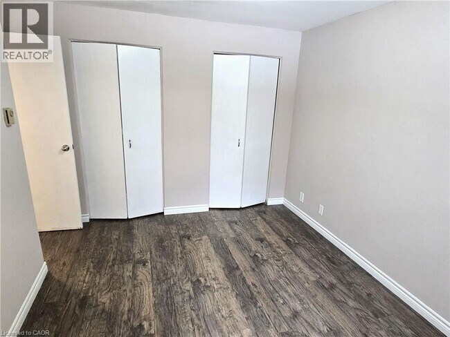 50 Scenic Dr in Kitchener, ON - Building Photo - Building Photo