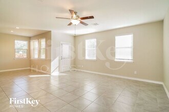 5602 Burr Bluff in San Antonio, TX - Building Photo - Building Photo