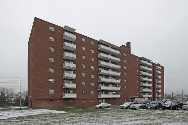 Westview Apartment in Mississauga, ON - Building Photo - Building Photo