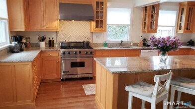 12 Flower Ave in Madison, CT - Building Photo - Building Photo