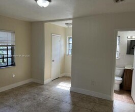 7951 NW 5th Ct in Miami, FL - Building Photo - Building Photo