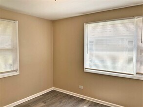 4949 Paxton Rd in Oak Lawn, IL - Building Photo - Building Photo