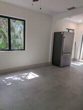 421 SW 11th St in Fort Lauderdale, FL - Building Photo - Building Photo