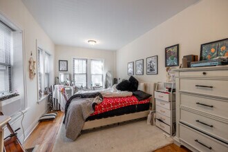 640 W Cornelia Ave, Unit S1 in Chicago, IL - Building Photo - Building Photo