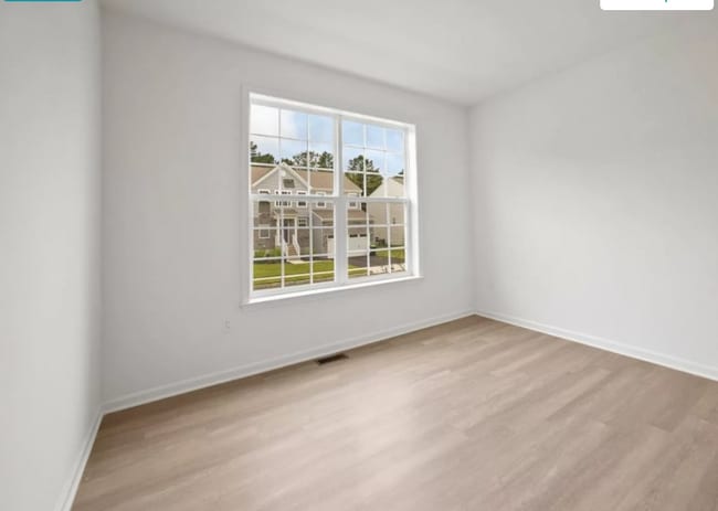 11 Viola Way in Old Bridge, NJ - Building Photo - Building Photo