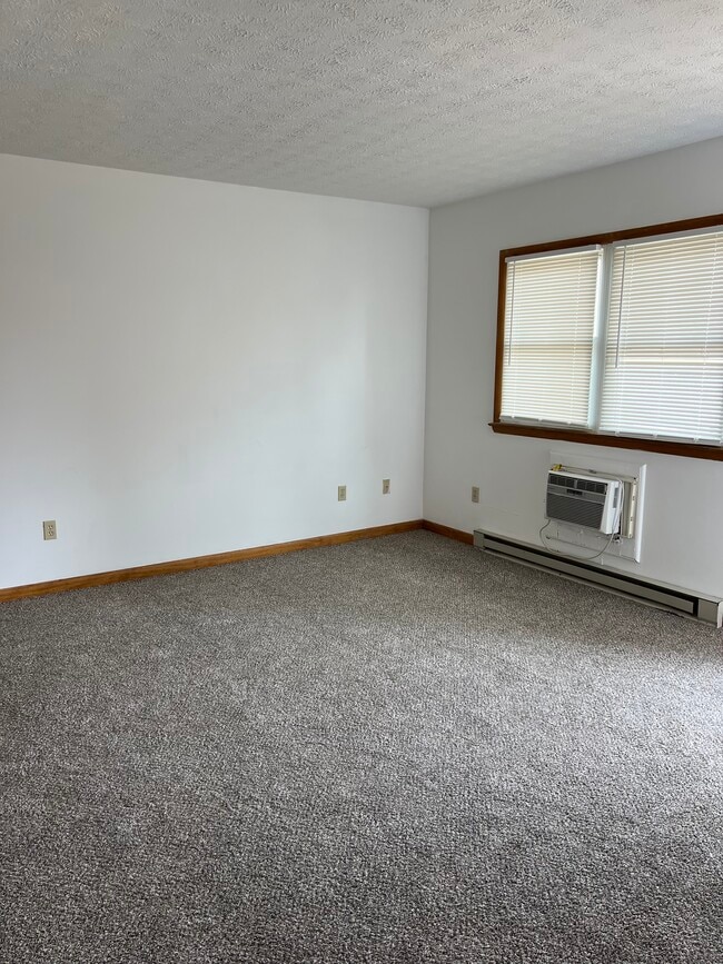 93 Burt Ave, Unit 93 Burt Avenue Apt B in Newark, OH - Building Photo - Building Photo