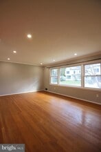 102 Yeonas Dr SE in Vienna, VA - Building Photo - Building Photo