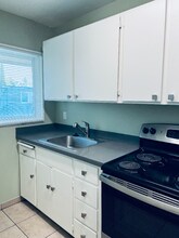 6638 MacArthur Blvd in Oakland, CA - Building Photo - Building Photo