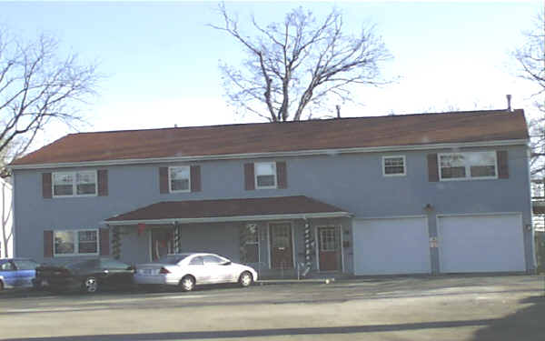 Oak Terrace in Wauconda, IL - Building Photo