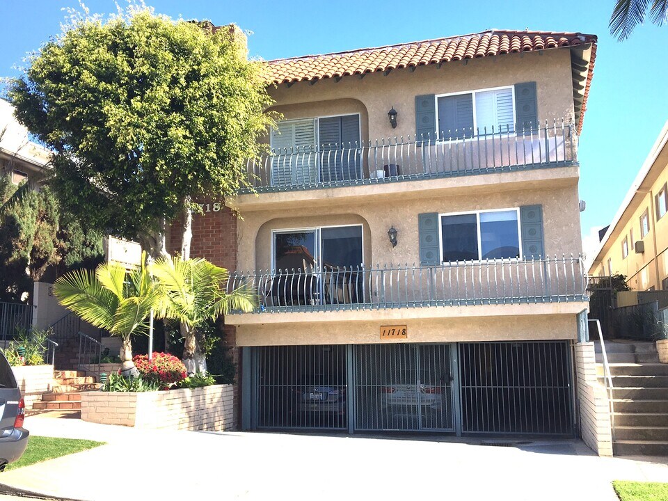11718 Darlington Ave, Unit 7 in Los Angeles, CA - Building Photo