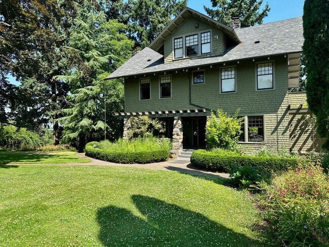 400 NE 62nd Ave in Portland, OR - Building Photo - Building Photo