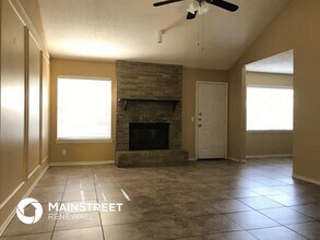 200 Laurel St in Mansfield, TX - Building Photo - Building Photo