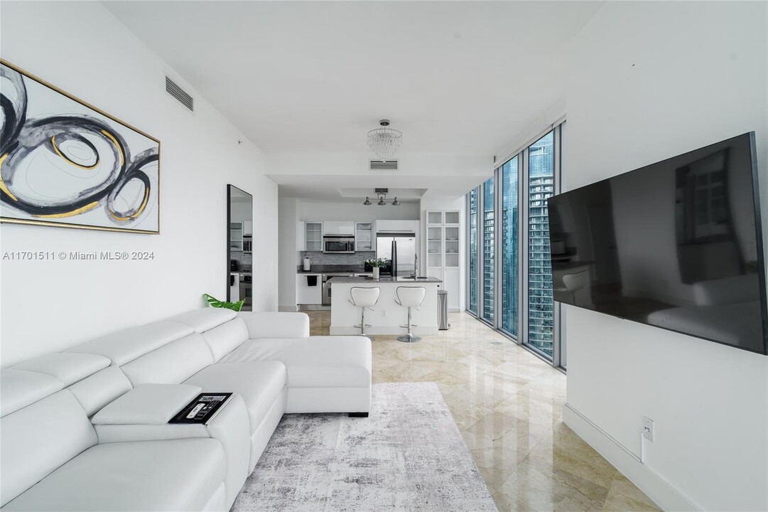 888 Biscayne Blvd, Unit 4712 in Miami, FL - Building Photo