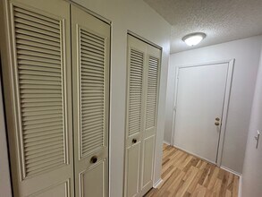 2144 E Parkton Dr in Deltona, FL - Building Photo - Building Photo