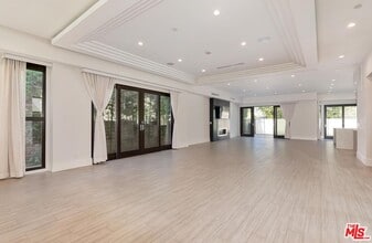 312 S Palm Dr in Beverly Hills, CA - Building Photo - Building Photo