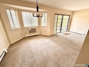 3 Falmouth Ct in Brookfield, CT - Building Photo - Building Photo