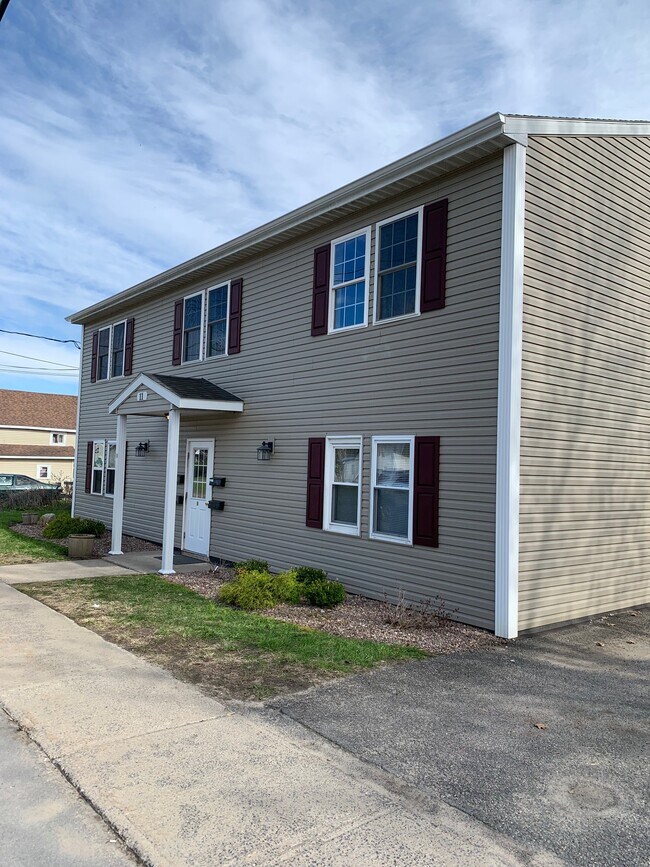 11 Goff Ave in Plattsburgh, NY - Building Photo - Building Photo