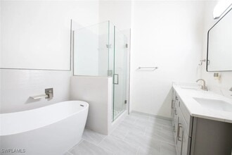 81 Burnt Pine Dr in Naples, FL - Building Photo - Building Photo