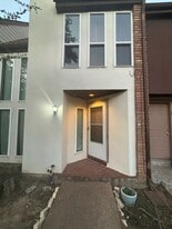 17210 Imperial Valley Dr in Houston, TX - Building Photo